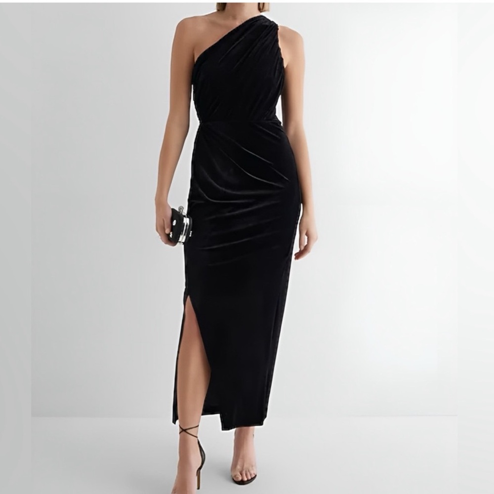 Express Black Velvet One-Shoulder Dress
